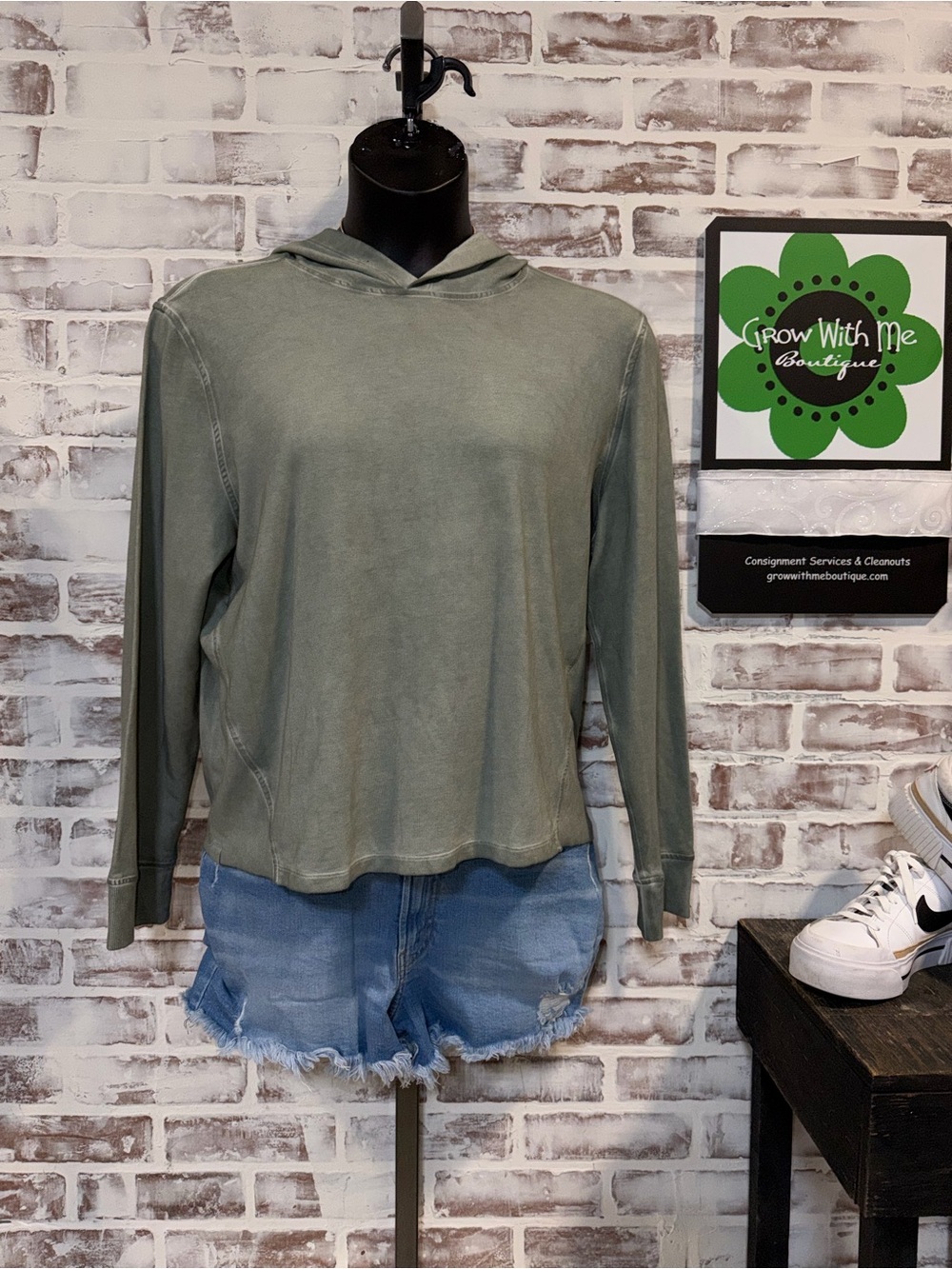 Barefoot dreams Olive Green Hooded Long-Sleeve Pullover XL